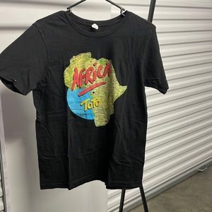 Graphic tee medium